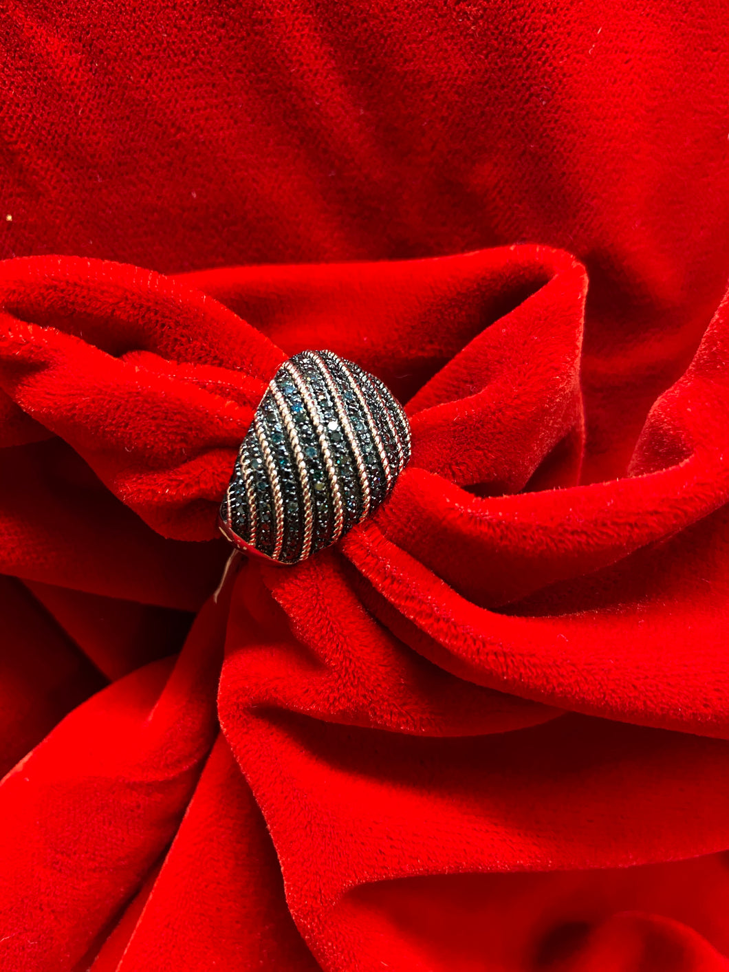 Ladies Blue and White Diamond Ring