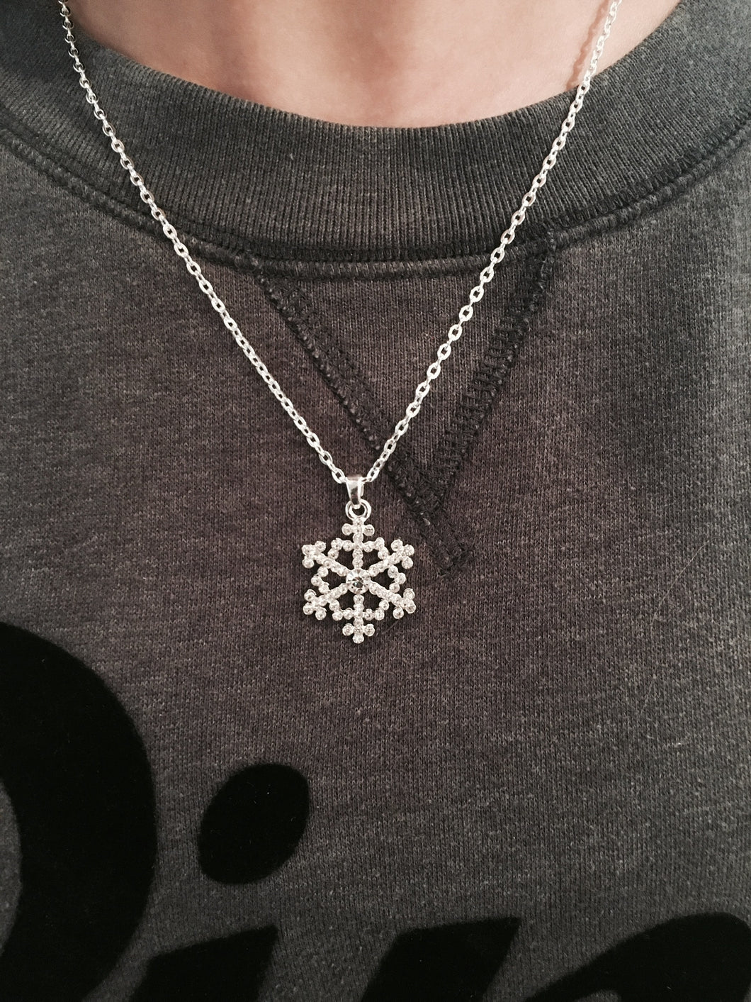 Snowflake Necklace | Pendant Made of Cubic Zirconia & In Silver Finish –  PoetryDesigns