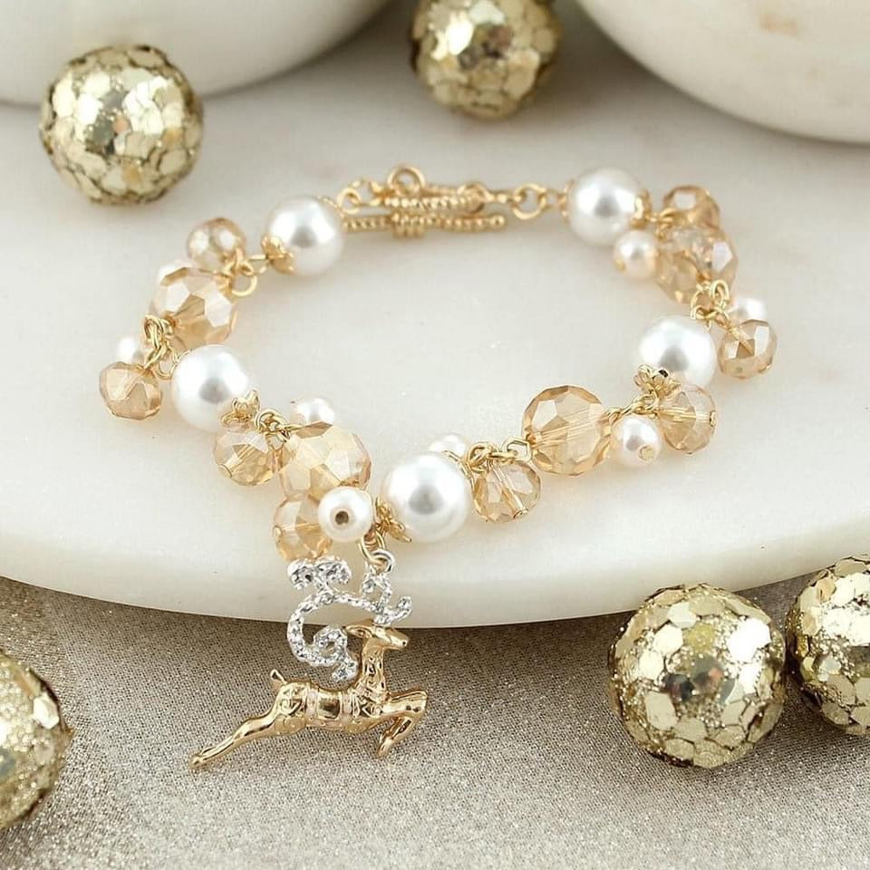 Gold tone reindeer stretch bracelet!